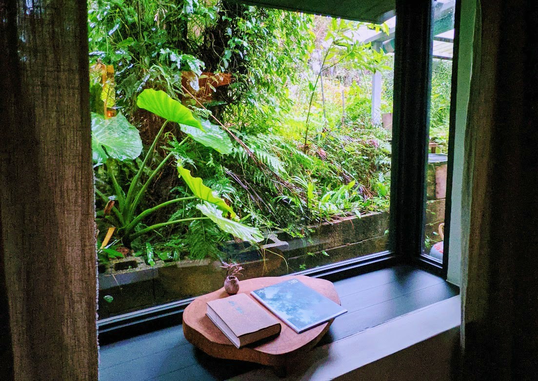 三芝小旅行: 療癒海景咖啡 Villa Sugar、山中的綠意溫室 Papa在三芝 民宿 咖啡廳、兩層樓高書牆秘密基地 有故事也居