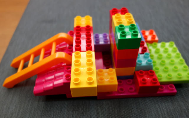 和寶寶一起玩積木 Building Blocks with My Baby XII 女兒各階段的積木作品紀錄 (1~5Y) - 第5張圖 和寶寶一起玩積木 Building Blocks with My Baby XII 女兒各階段的積木作品紀錄 (1~5Y)