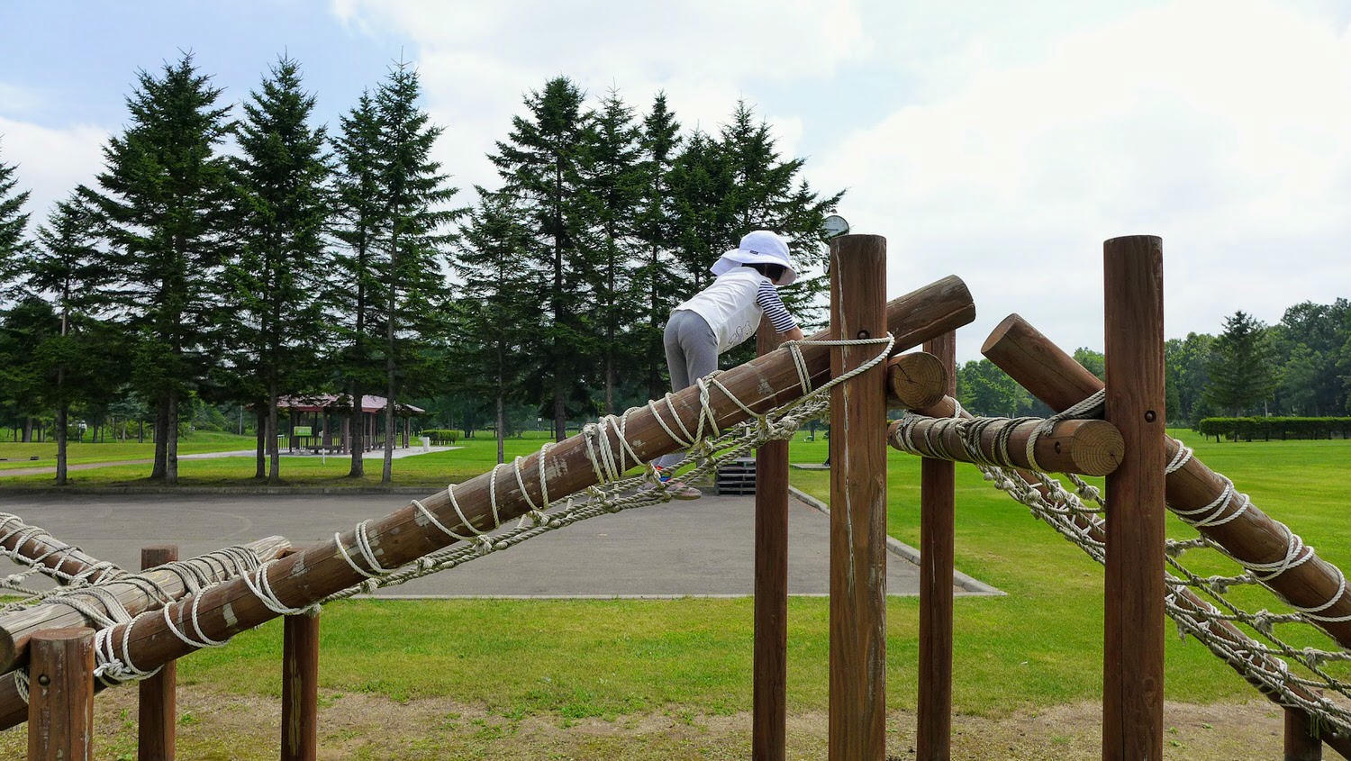 有溜索的公園 北海道 更別村 どんぐり公園 目前我們玩過最好玩的公園溜索設施 (附上 台灣有溜索的公園 整理報導) - 第13張圖 有溜索的公園 北海道 更別村 どんぐり公園 目前我們玩過最好玩的公園溜索設施 (附上 台灣有溜索的公園 整理報導)