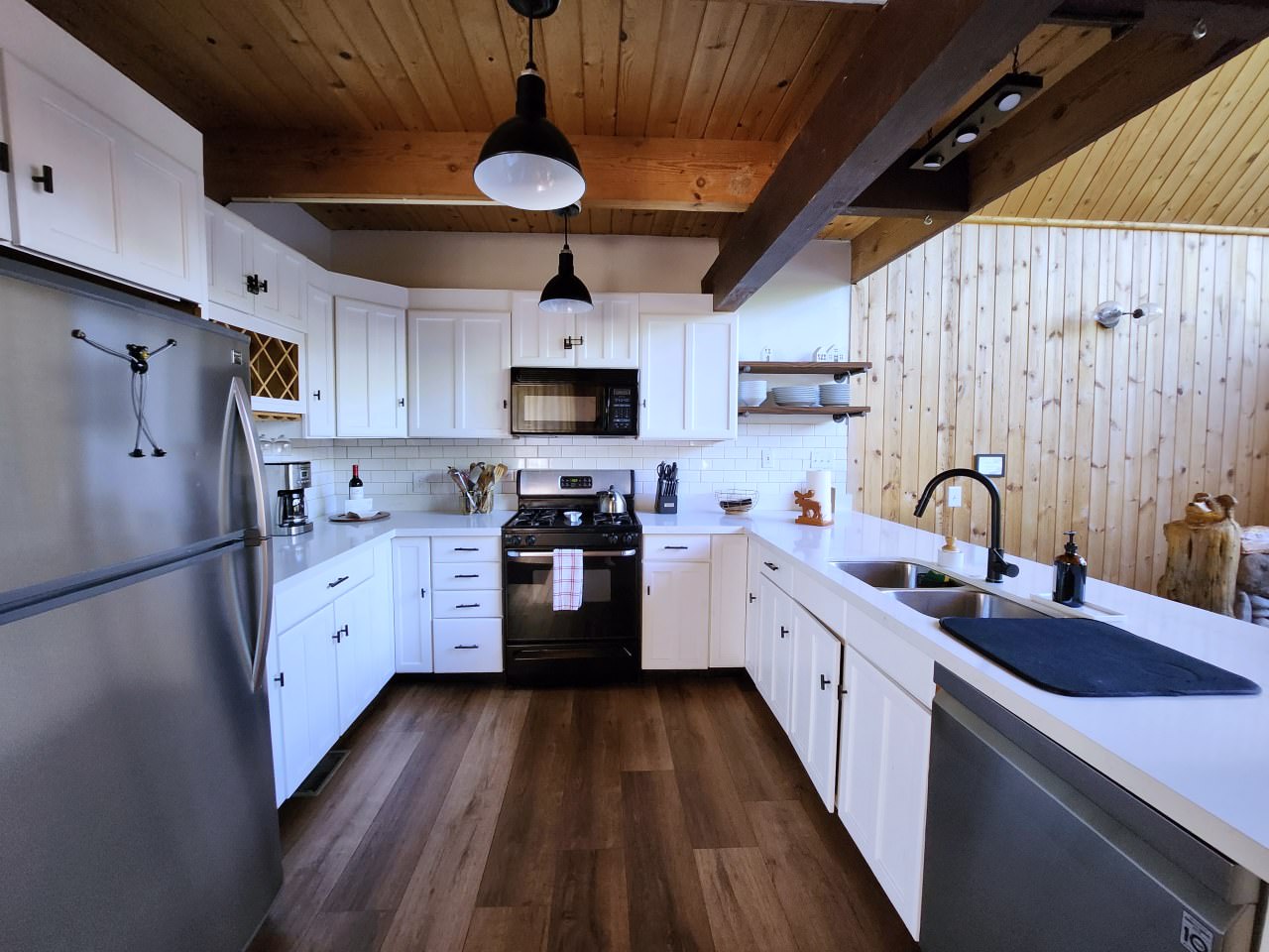 南加州 大熊湖住宿 配備齊全的童話木屋 Big Bear Lake Lodging - 第4張圖 南加州 大熊湖住宿 配備齊全的童話木屋 Big Bear Lake Lodging