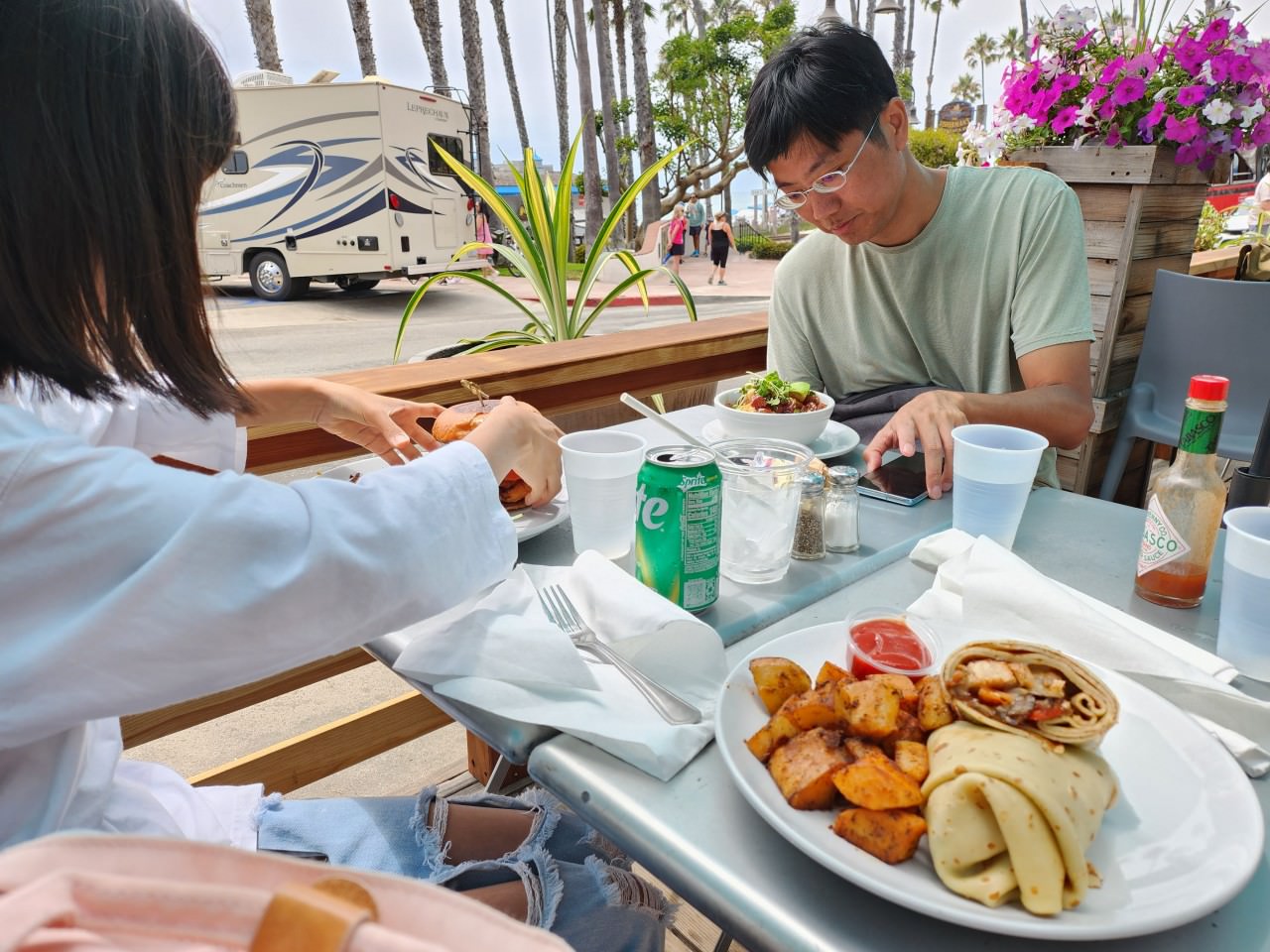 南加州 聖克萊門特碼頭 San Clemente Pier 伸入海中的木棧道和連綿的沙灘 - 第7張圖 南加州 聖克萊門特碼頭 San Clemente Pier 伸入海中的木棧道和連綿的沙灘