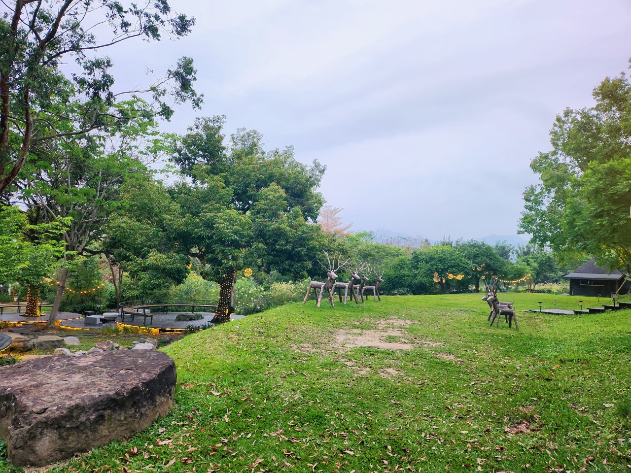 苗栗 豪華露營 山野森活。入住擁有帳內獨立衛浴的頂級球型帳篷。 環境與設施篇 - 第32張圖 苗栗 豪華露營 山野森活。入住擁有帳內獨立衛浴的頂級球型帳篷。 環境與設施篇