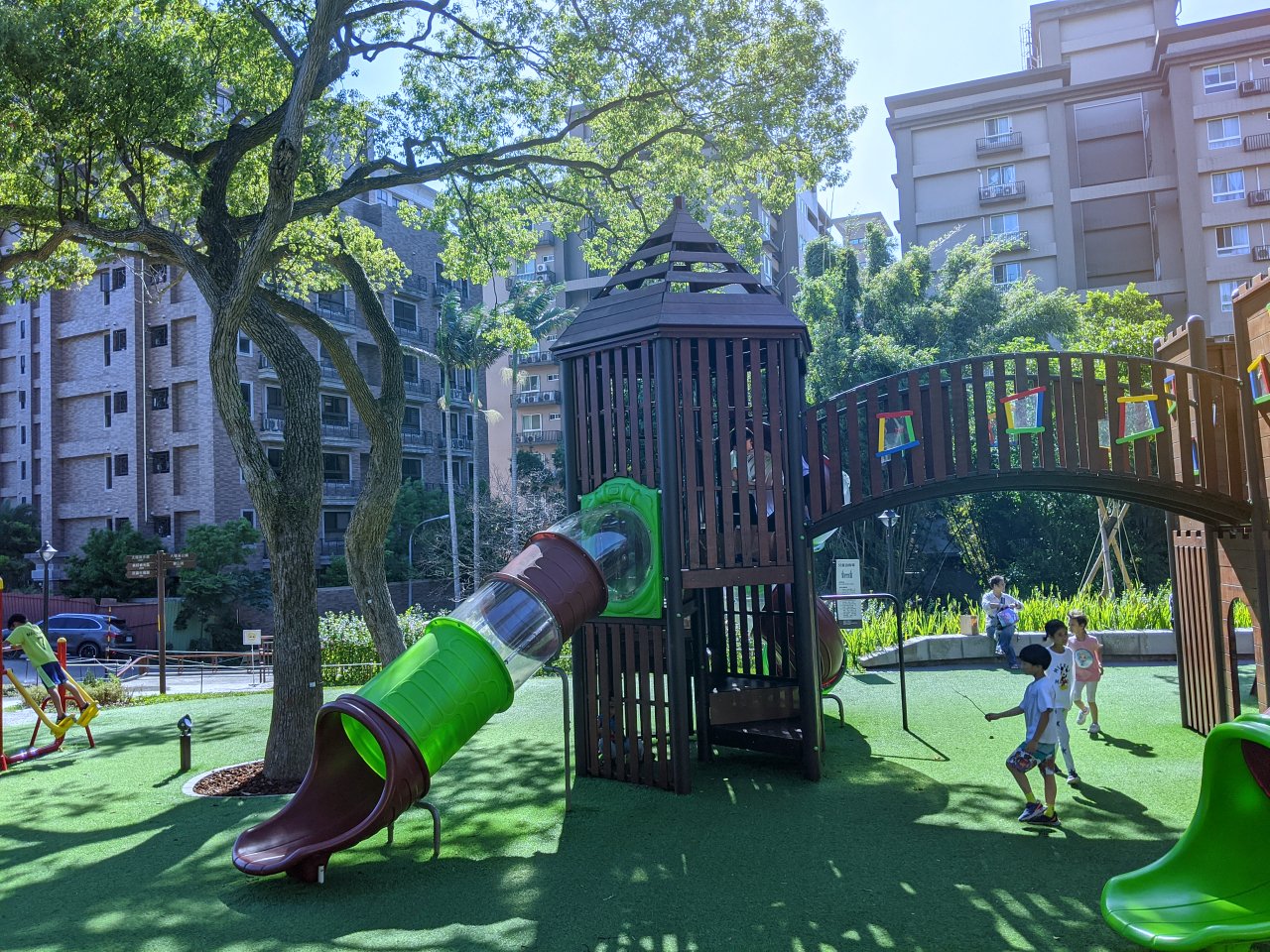 桃園 大有梯田公園。適合帶孩子放電的大型公園，森林挑戰區關卡型帶狀遊具超好玩