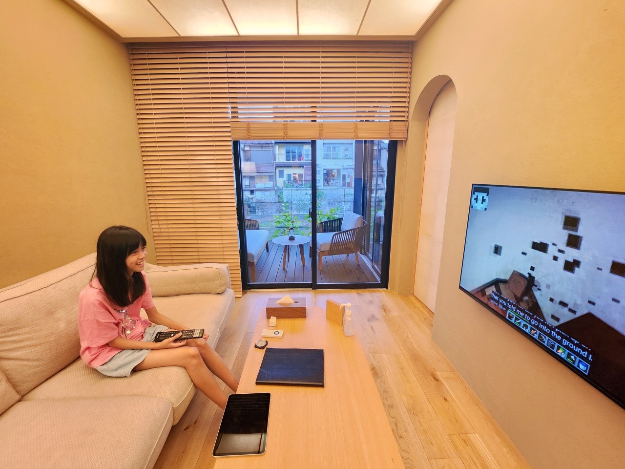 日本岐阜縣高山市 住宿推薦。IORI Stay 豪華日式聯排別墅 IORI MIYAGAWA。改造舊町屋的現代和風設計旅宿，有小廚房和洗烘衣機。