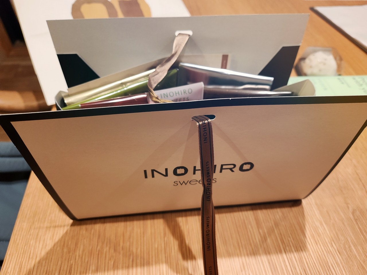 日本岐阜縣高山市 住宿推薦。IORI Stay 豪華日式聯排別墅 IORI MIYAGAWA。改造舊町屋的現代和風設計旅宿，有小廚房和洗烘衣機。
