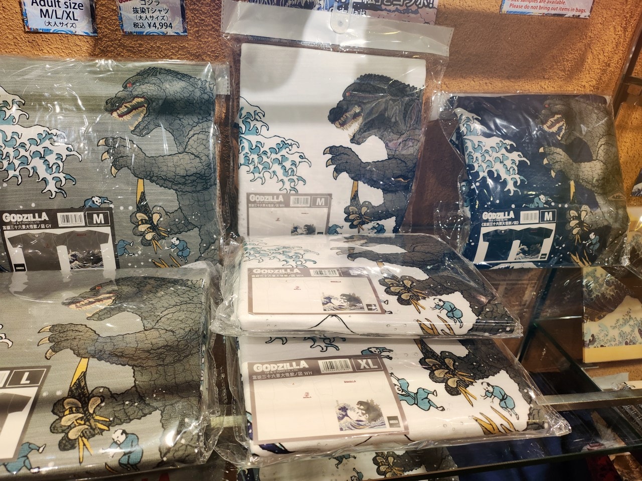 岐阜縣高山市 美食。飛驒高山舊街景三町街，漫步在充滿歷史氛圍的古老街道上，品嚐飛驒牛握壽司和各式美酒與美食