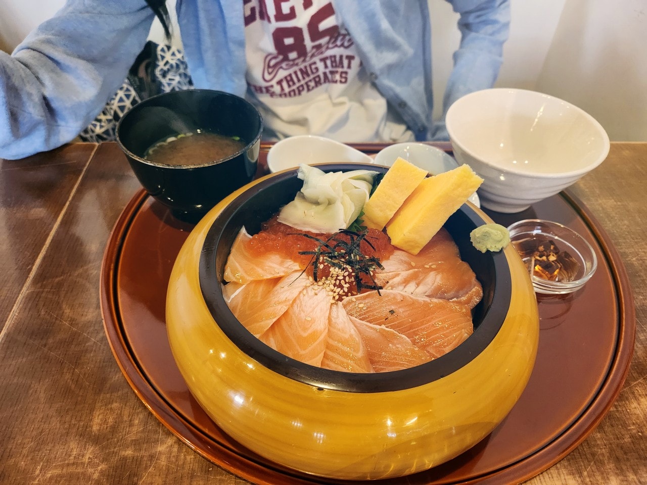 岐阜縣高山市 餐廳。創作郷土寿司本舗 梗絲 Kyoshi。享用新鮮美味的魚和飛驒牛壽司丼飯料理