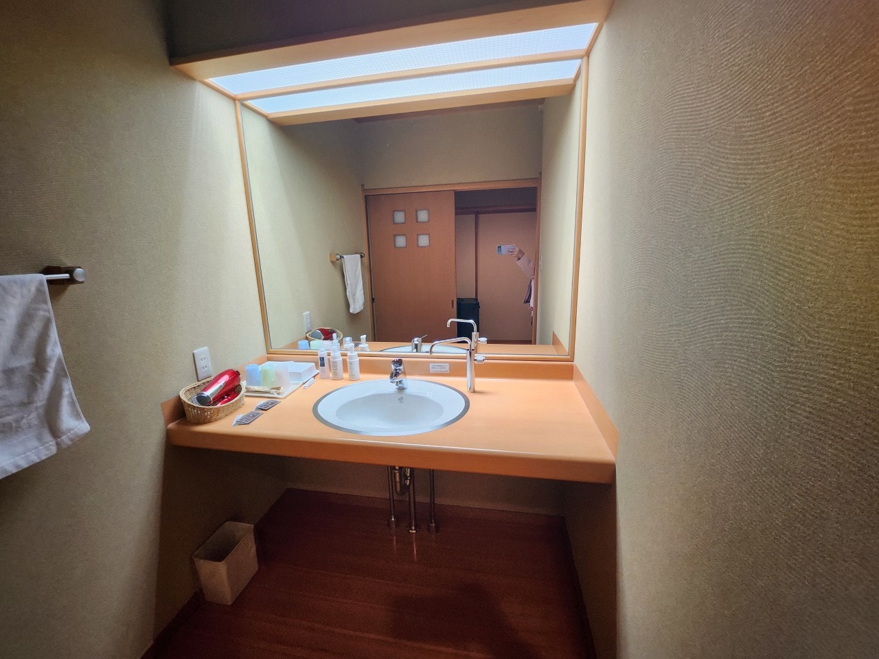 長野縣 溪流莊書繪酒店 Keiryuso Siorie。鄰近上高地，親切的高級日式旅館，有漂亮的洞窟露天風呂