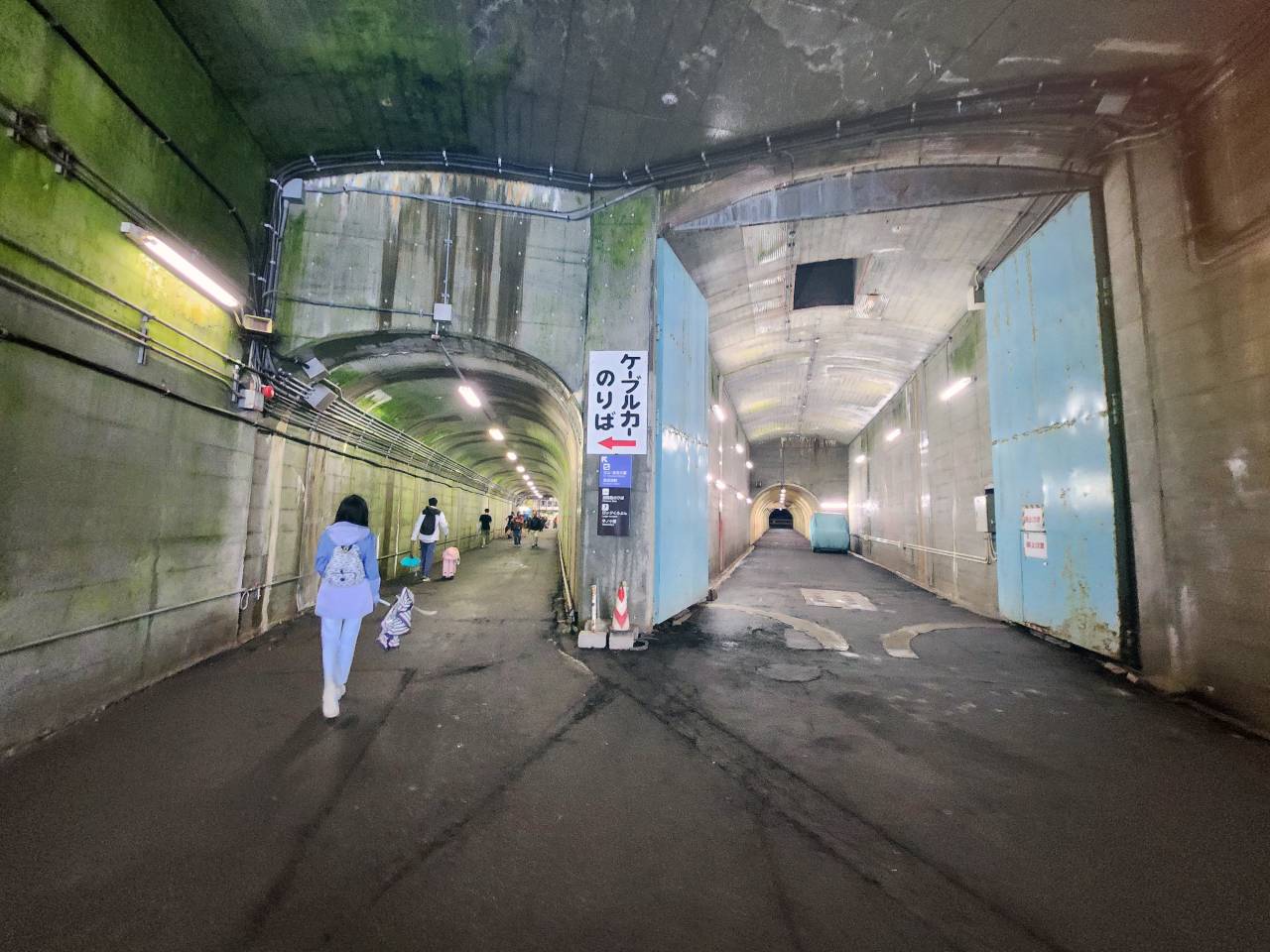 夏季避暑 黑部立山自由行。 兩天一夜 各站景點、交通、用餐與住宿紀錄心得。扇澤到室堂站來回，住宿立山飯店。
