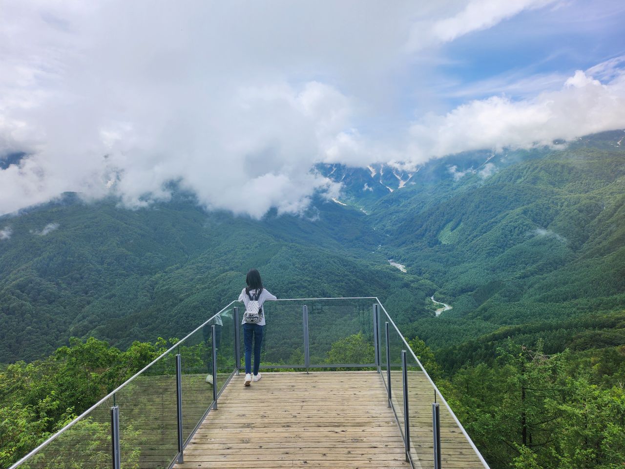 白馬岩岳 Mountain Resort 。欣賞白馬北阿爾卑斯山景，體驗浪漫鞦韆、絕景咖啡廳 Hakuba Mountain Harbor、刺激山坡卡丁車。