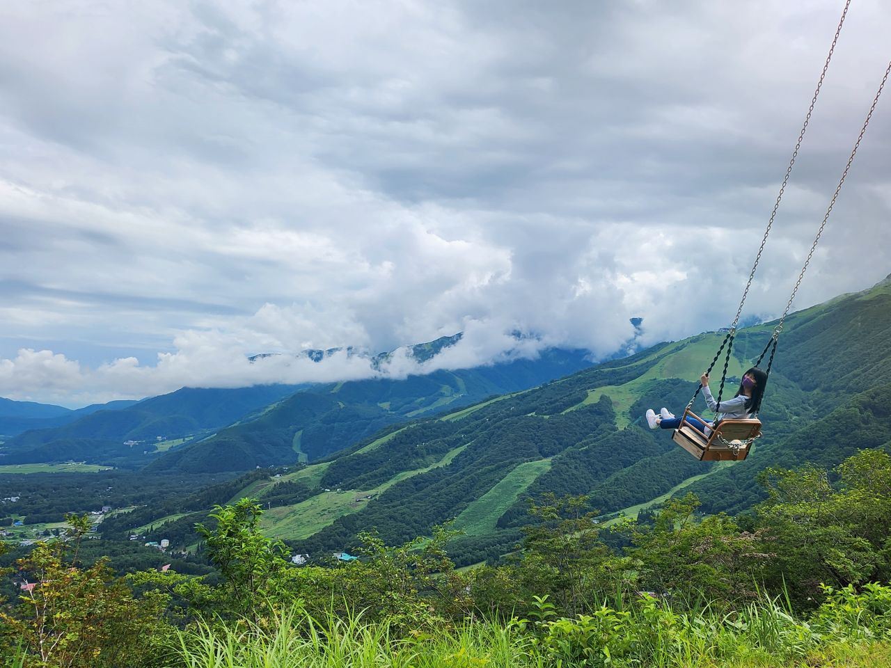 白馬岩岳 Mountain Resort 。欣賞白馬北阿爾卑斯山景，體驗浪漫鞦韆、絕景咖啡廳 Hakuba Mountain Harbor、刺激山坡卡丁車。
