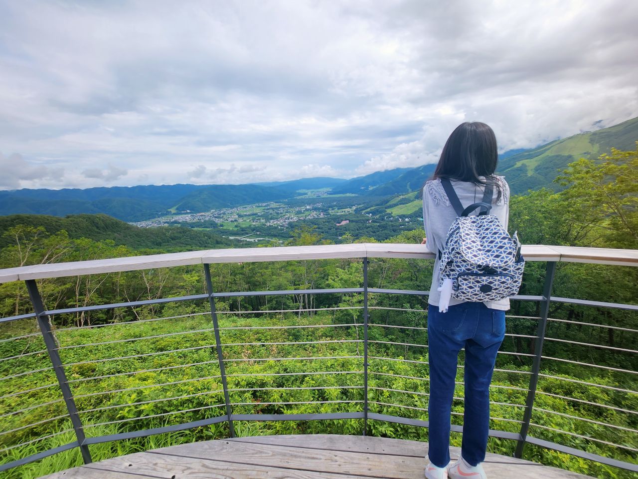 白馬岩岳 Mountain Resort 。欣賞白馬北阿爾卑斯山景，體驗浪漫鞦韆、絕景咖啡廳 Hakuba Mountain Harbor、刺激山坡卡丁車。