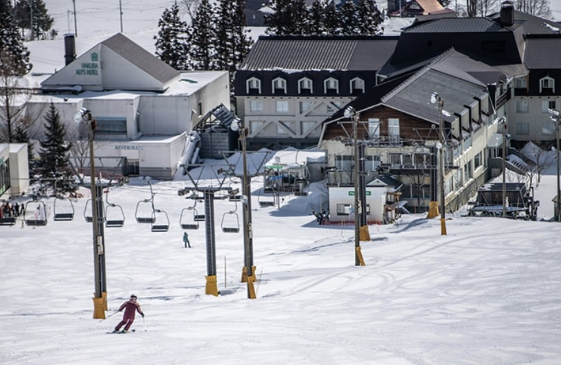 長野白馬 Ski in Ski out 滑雪行程筆記。白馬科爾蒂納滑雪場，可悠閒滑雪，再安排拜訪 雪化妝的金澤兼六園 和 夢幻合掌村雪景