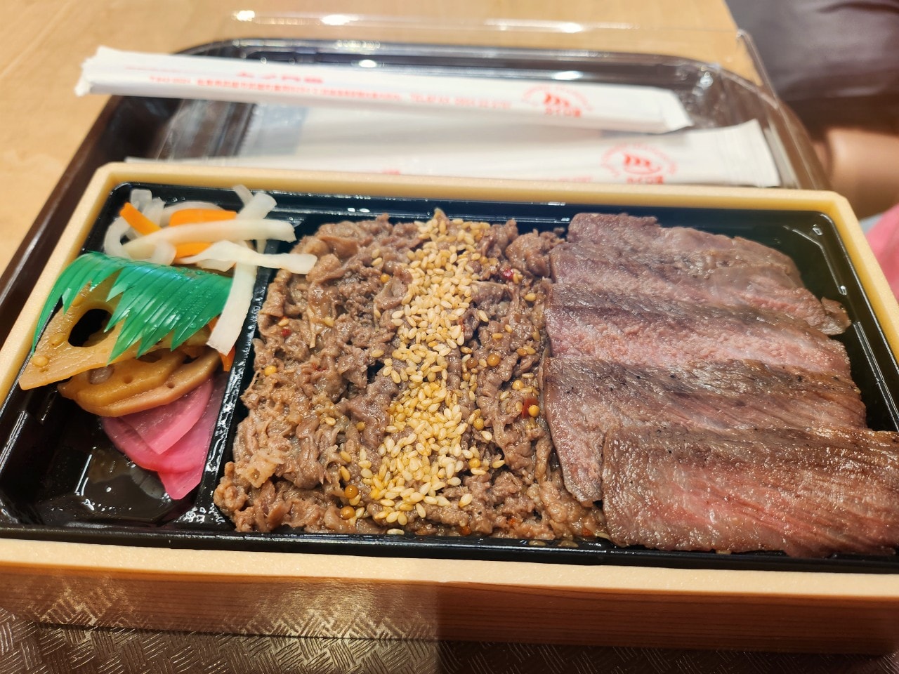 九州佐賀縣 JR武雄溫泉站。站內設施、商店與餐廳。品嘗美味的佐賀牛便當。