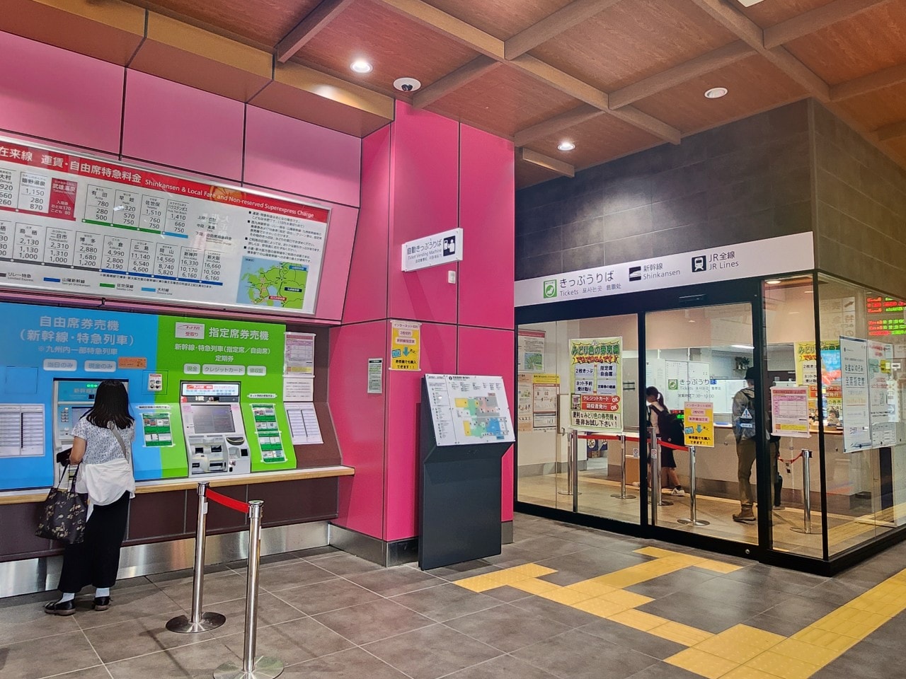 九州佐賀縣 JR武雄溫泉站。站內設施、商店與餐廳。品嘗美味的佐賀牛便當。