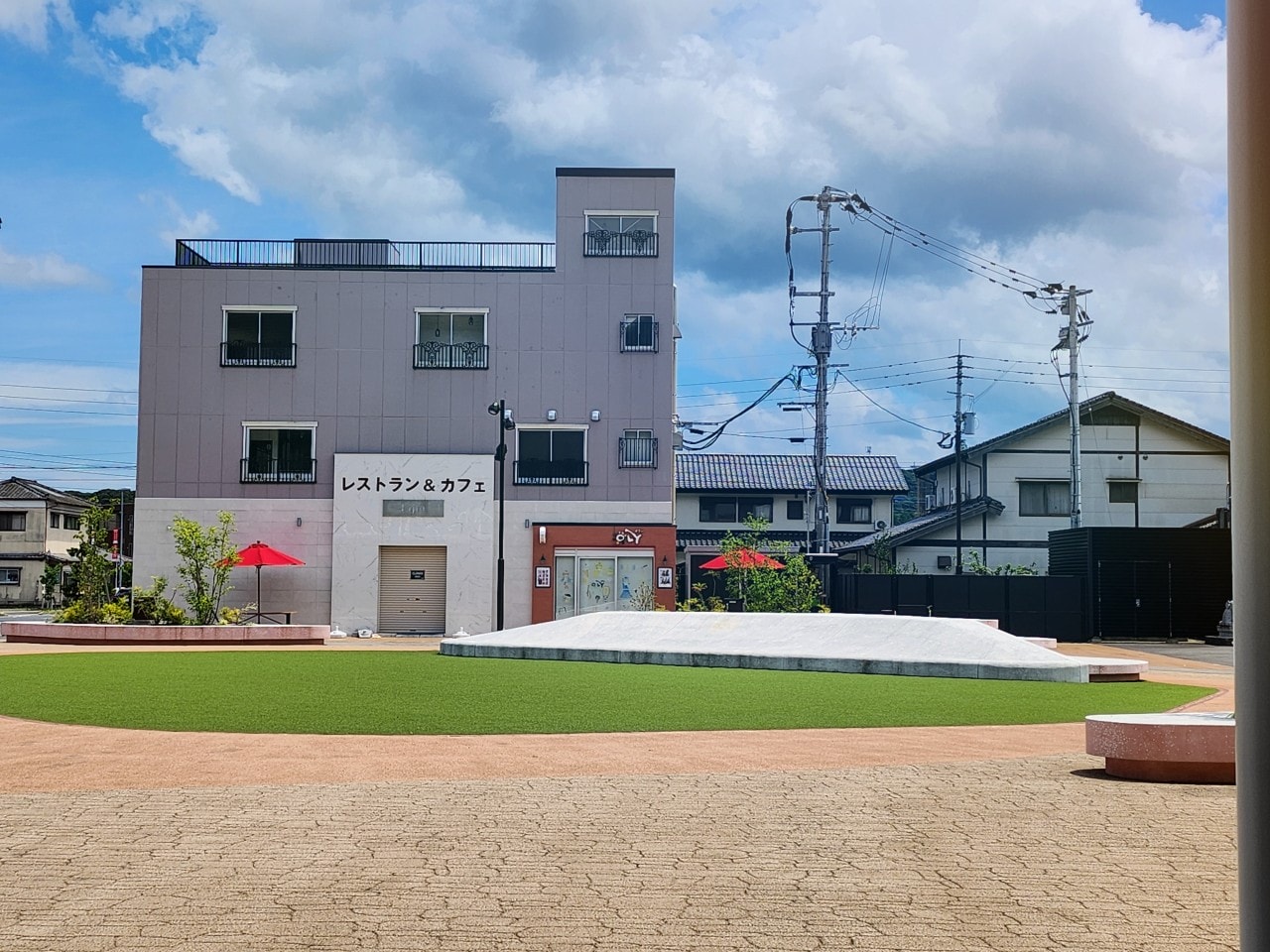九州佐賀縣 JR武雄溫泉站。站內設施、商店與餐廳。品嘗美味的佐賀牛便當。
