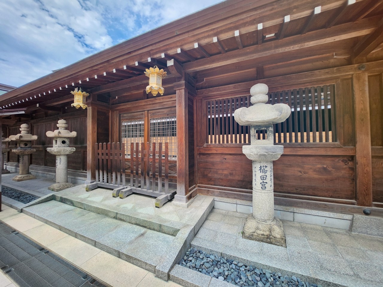 福岡櫛田神社。祈福保佑長壽、生意興隆的博多守護神，參觀巨大壯觀彩飾山笠神轎