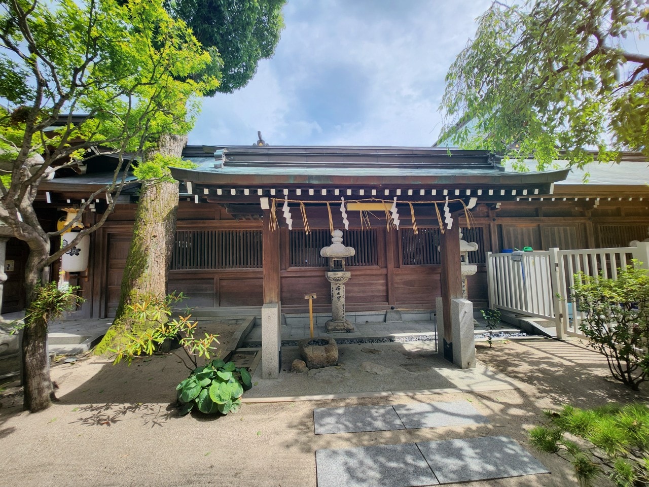 福岡櫛田神社。祈福保佑長壽、生意興隆的博多守護神，參觀巨大壯觀彩飾山笠神轎