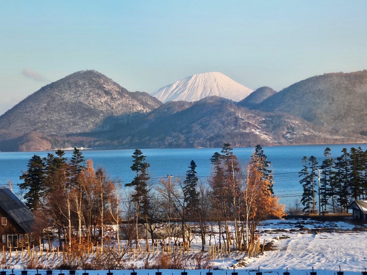 北海道洞爺湖鶴雅洸之謌。深厚美學意涵與餘韻的設計，感官與心靈的豐富饗宴，度假溫泉飯店設施與環境篇