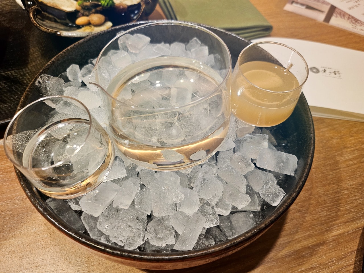 北海道洞爺湖鶴雅洸之謌。絕美的旅店建築藝術設計和親切貼心服務，還有令人滿足的法式和日式美食。一泊二食餐點篇