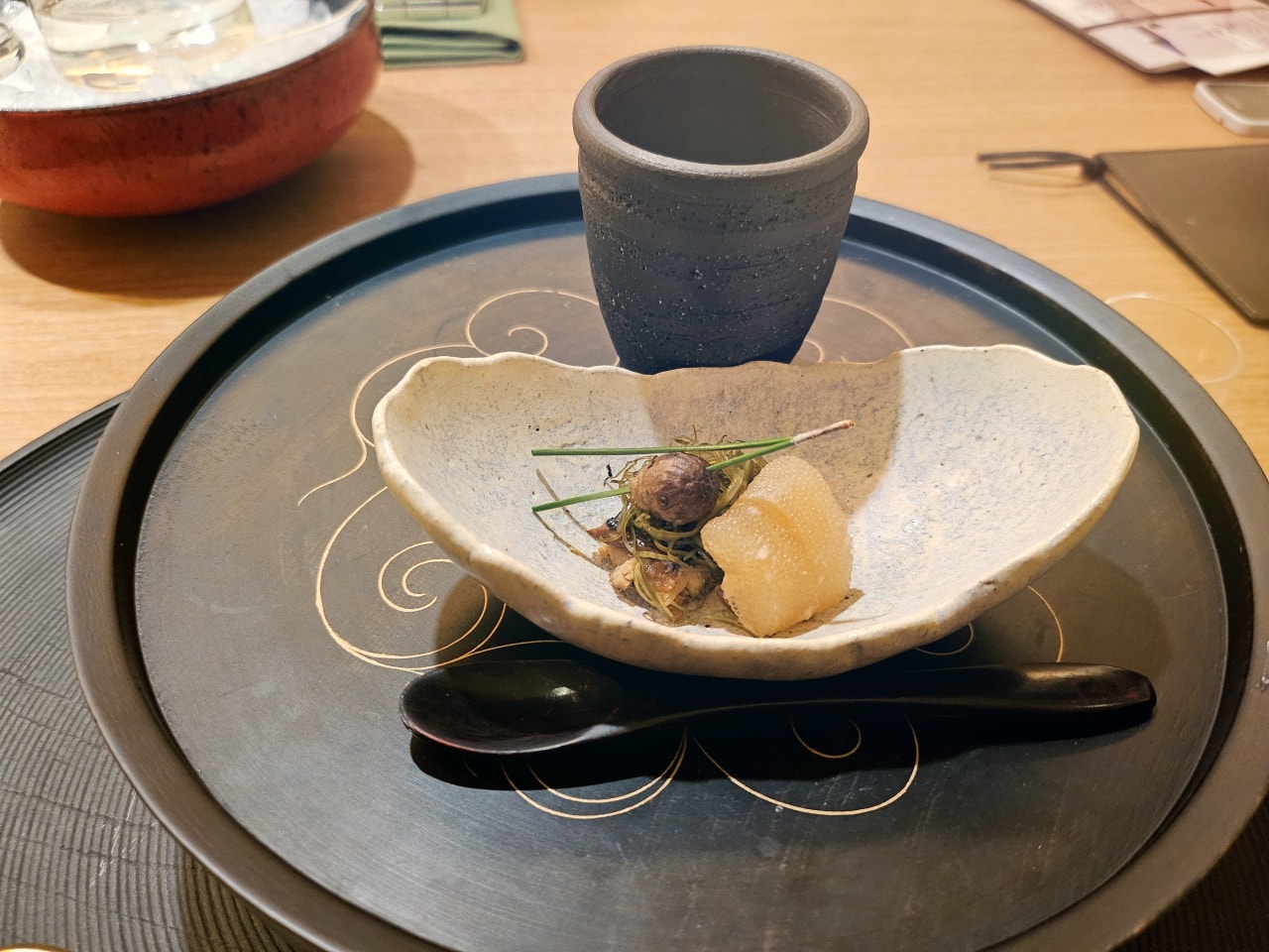 北海道洞爺湖鶴雅洸之謌。絕美的旅店建築藝術設計和親切貼心服務，還有令人滿足的法式和日式美食。一泊二食餐點篇