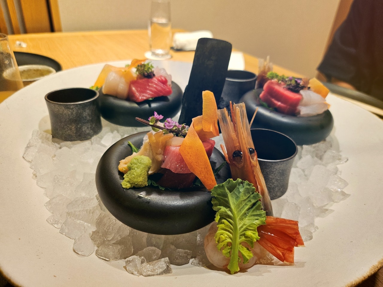 北海道洞爺湖鶴雅洸之謌。絕美的旅店建築藝術設計和親切貼心服務，還有令人滿足的法式和日式美食。一泊二食餐點篇