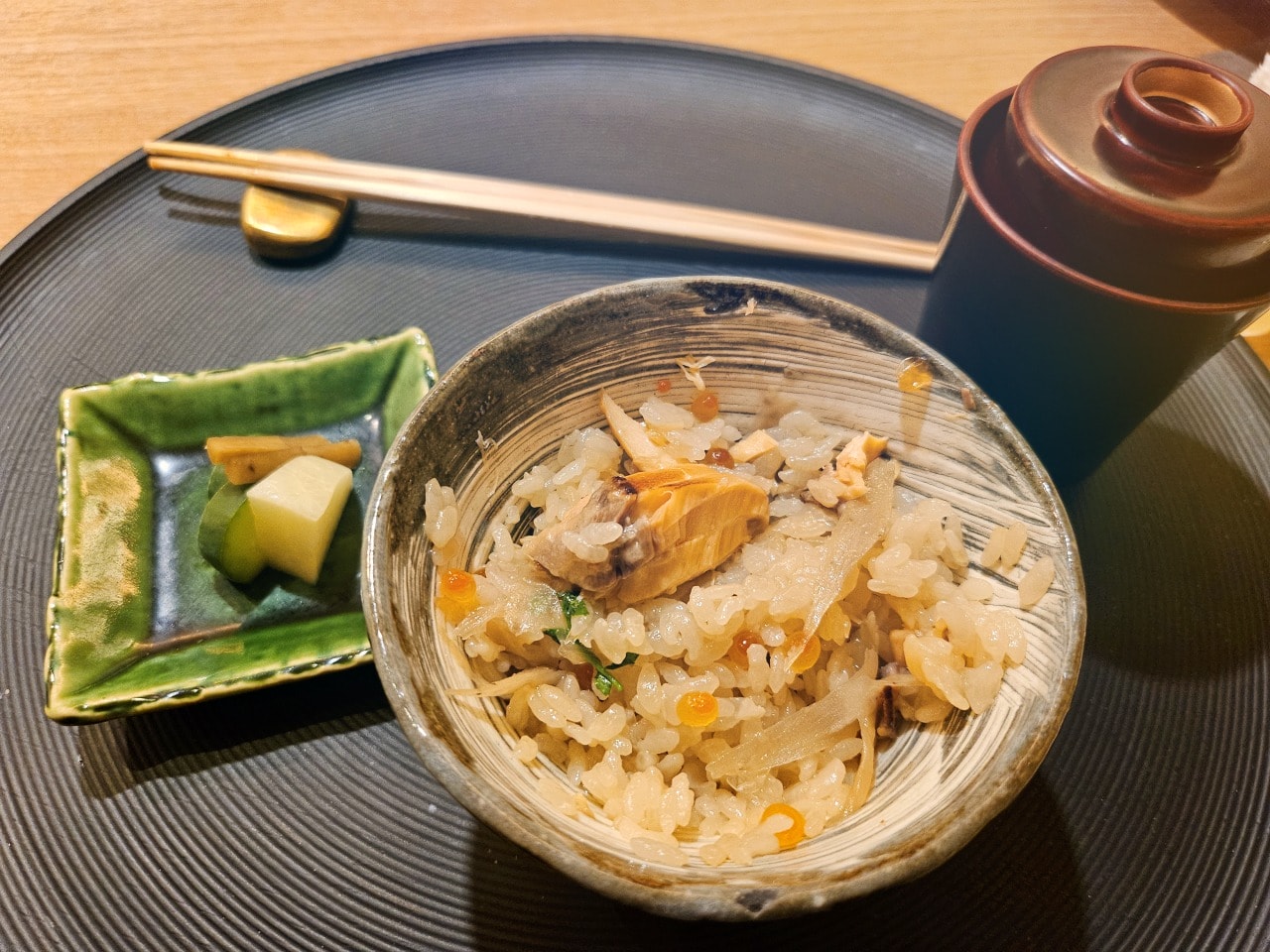 北海道洞爺湖鶴雅洸之謌。絕美的旅店建築藝術設計和親切貼心服務，還有令人滿足的法式和日式美食。一泊二食餐點篇