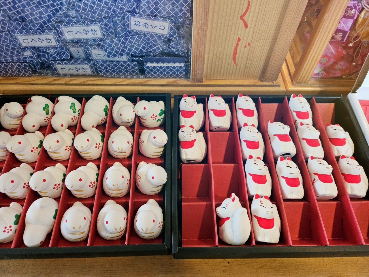 青森縣高山稻荷神社。充滿獨特氛圍的秘境神社，夢幻日式庭園中的千本鳥居雪景。