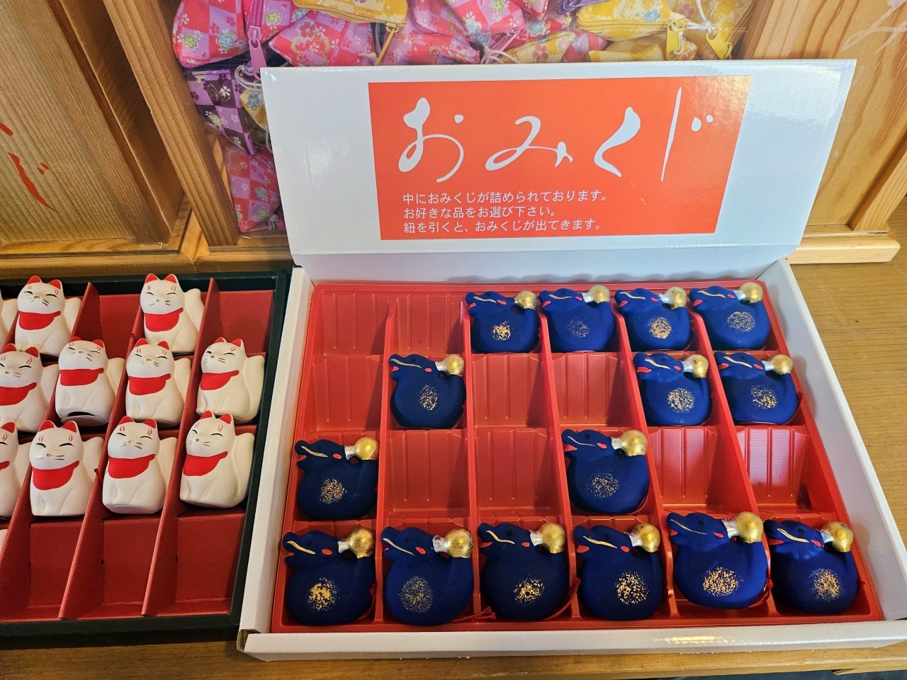 青森縣高山稻荷神社。充滿獨特氛圍的秘境神社，夢幻日式庭園中的千本鳥居雪景。