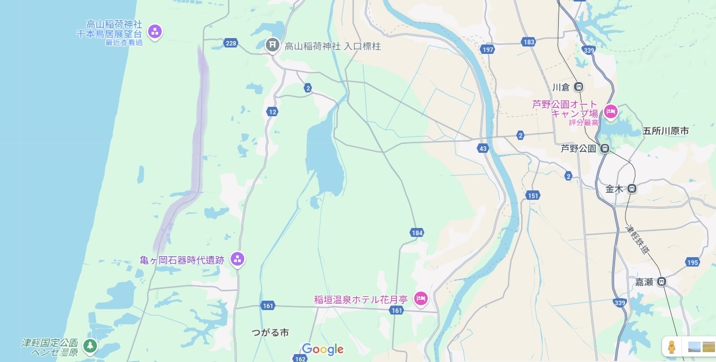 青森縣高山稻荷神社。充滿獨特氛圍的秘境神社，夢幻日式庭園中的千本鳥居雪景。