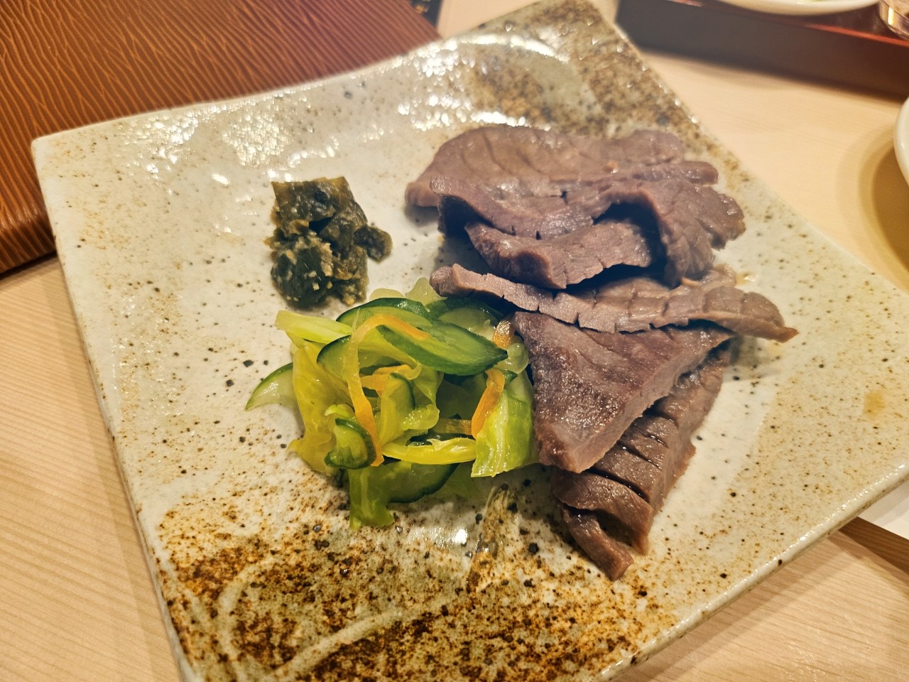 青森美食。青森車站一樓壽司店: うまい鮨勘 ゆとろぎ青森&ラビナ店。交通超方便、點餐式精緻迴轉壽司,享受好吃的握壽司、牛舌和烤魚 - 第11張圖 青森美食。青森車站一樓壽司店: うまい鮨勘 ゆとろぎ青森&ラビナ店。交通超方便、點餐式精緻迴轉壽司,享受好吃的握壽司、牛舌和烤魚