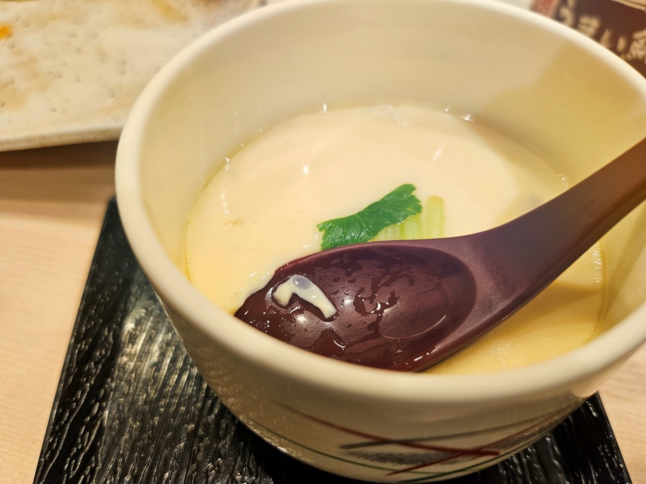 青森美食。青森車站一樓壽司店: うまい鮨勘 ゆとろぎ青森&ラビナ店。交通超方便、點餐式精緻迴轉壽司,享受好吃的握壽司、牛舌和烤魚 - 第13張圖 青森美食。青森車站一樓壽司店: うまい鮨勘 ゆとろぎ青森&ラビナ店。交通超方便、點餐式精緻迴轉壽司,享受好吃的握壽司、牛舌和烤魚
