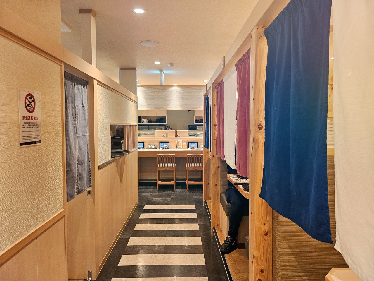 青森美食。青森車站一樓壽司店: うまい鮨勘 ゆとろぎ青森&ラビナ店。交通超方便、點餐式精緻迴轉壽司,享受好吃的握壽司、牛舌和烤魚 - 第3張圖 青森美食。青森車站一樓壽司店: うまい鮨勘 ゆとろぎ青森&ラビナ店。交通超方便、點餐式精緻迴轉壽司,享受好吃的握壽司、牛舌和烤魚