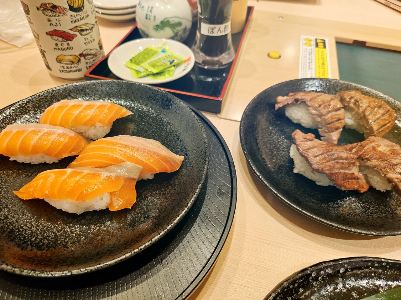 青森美食。青森車站一樓壽司店: うまい鮨勘 ゆとろぎ青森&ラビナ店。交通超方便、點餐式精緻迴轉壽司,享受好吃的握壽司、牛舌和烤魚 - 第10張圖 青森美食。青森車站一樓壽司店: うまい鮨勘 ゆとろぎ青森&ラビナ店。交通超方便、點餐式精緻迴轉壽司,享受好吃的握壽司、牛舌和烤魚