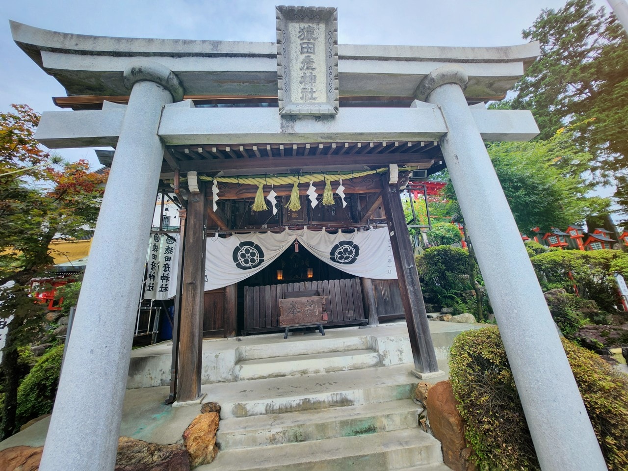 名古屋犬山 掛滿粉紅色愛心繪馬的三光稻荷神社、好吃好逛的犬山城下町。