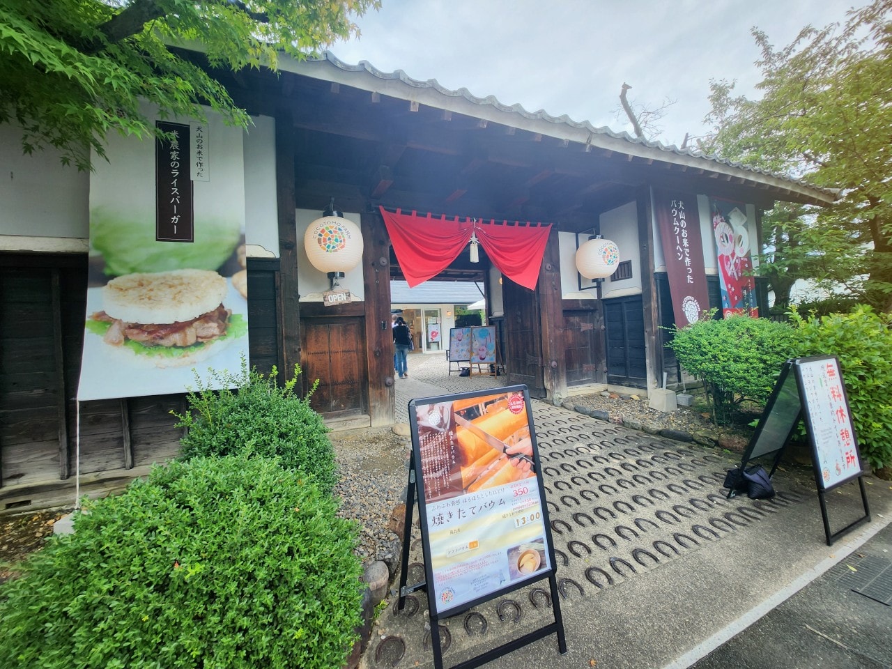 名古屋犬山 掛滿粉紅色愛心繪馬的三光稻荷神社、好吃好逛的犬山城下町。