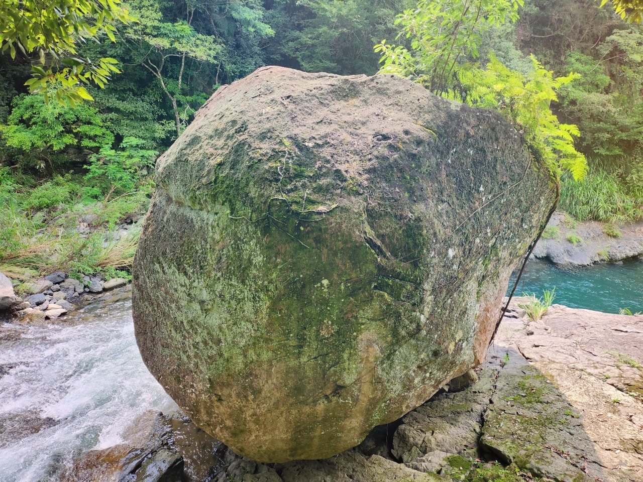 桃園復興 小烏來風景特定區。天空步道俯瞰壯觀小烏來瀑布,散步天空繩橋、和平吊橋、龍鳳瀑布觀景台,宇內溪戲水區玩水 - 第10張圖 桃園復興 小烏來風景特定區。天空步道俯瞰壯觀小烏來瀑布,散步天空繩橋、和平吊橋、龍鳳瀑布觀景台,宇內溪戲水區玩水