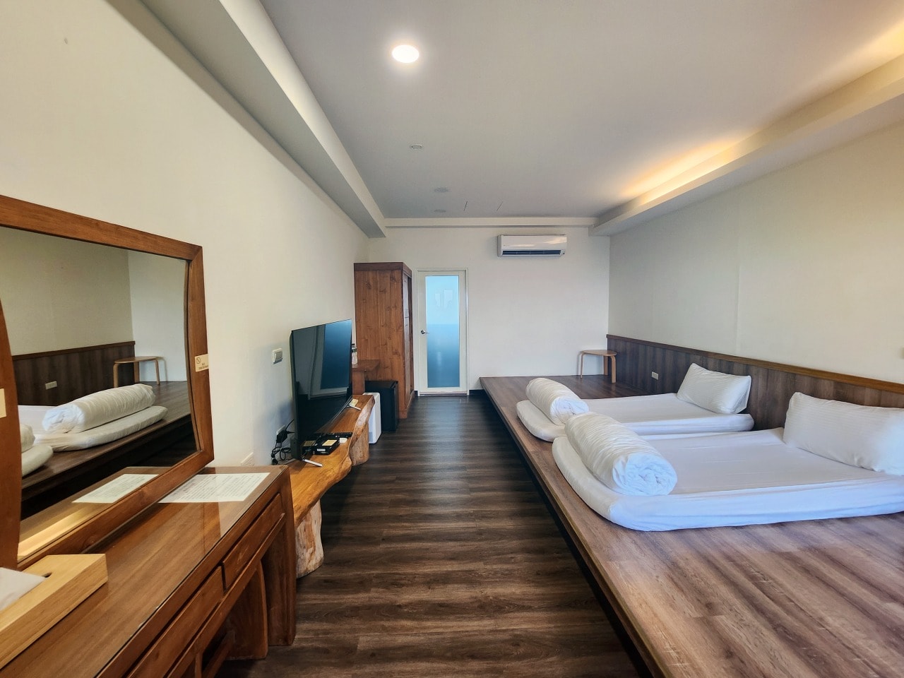 桃園復興 拉拉山民宿 雲山房 Cloud Villa 住宿體驗。被群山擁抱的早晨，與雲海、星空與神木森林相遇。