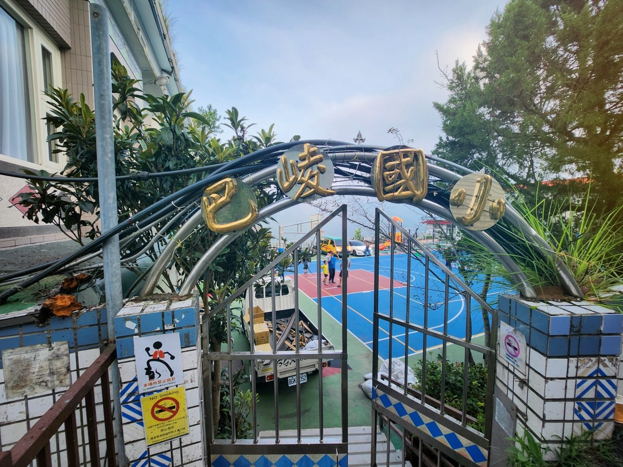 桃園復興 拉拉山民宿 雲山房 Cloud Villa 住宿體驗。被群山擁抱的早晨，與雲海、星空與神木森林相遇。