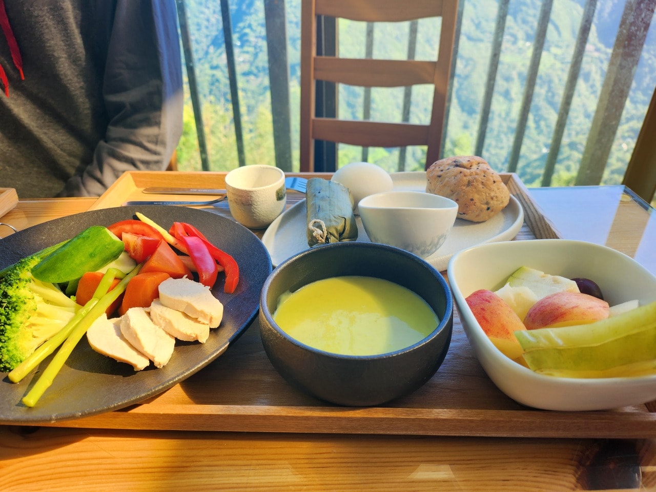 桃園復興 拉拉山民宿 雲山房 Cloud Villa 住宿體驗。被群山擁抱的早晨，與雲海、星空與神木森林相遇。
