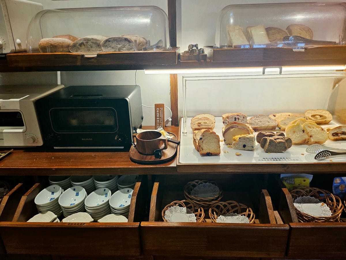 桃園 平鎮/中壢 蕃薯藤自然食堂 食寓。藏身百年歷史日式建築，打造食農文化的有機餐飲，不只健康也很美味。
