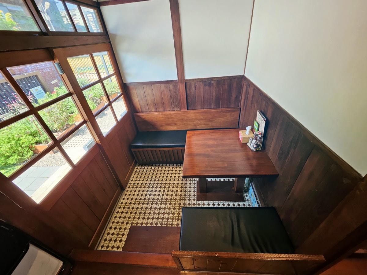 桃園 平鎮/中壢 蕃薯藤自然食堂 食寓。藏身百年歷史日式建築，打造食農文化的有機餐飲，不只健康也很美味。