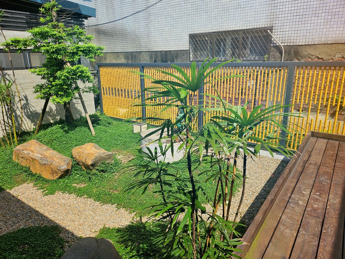 桃園 平鎮/中壢 蕃薯藤自然食堂 食寓。藏身百年歷史日式建築，打造食農文化的有機餐飲，不只健康也很美味。