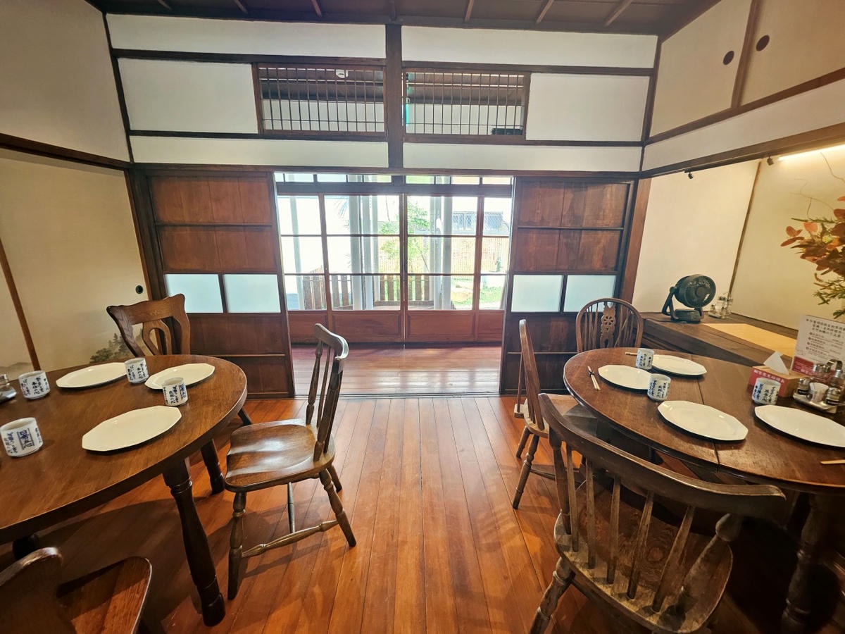 桃園 平鎮/中壢 蕃薯藤自然食堂 食寓。藏身百年歷史日式建築，打造食農文化的有機餐飲，不只健康也很美味。