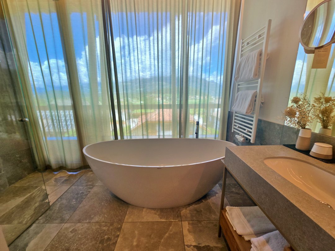 義大利多洛米蒂住宿。 位於布魯尼科的高級旅宿，Falkensteiner Hotel Kronplatz 頂峰套房。房型、設施與環境篇