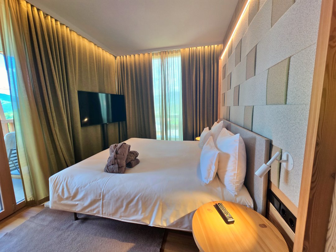 義大利多洛米蒂住宿。 位於布魯尼科的高級旅宿，Falkensteiner Hotel Kronplatz 頂峰套房。房型、設施與環境篇