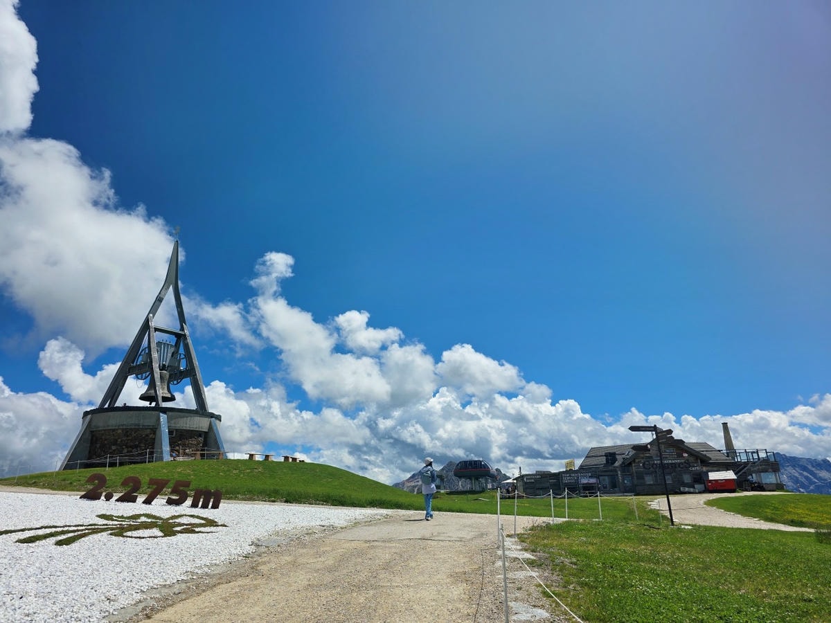 義大利多洛米蒂 梅斯納爾山峰博物館 Messner Mountain Museum Corones。氣勢磅礡的懸崖上博物館