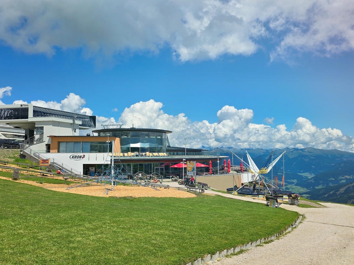 義大利多洛米蒂 梅斯納爾山峰博物館 Messner Mountain Museum Corones。氣勢磅礡的懸崖上博物館