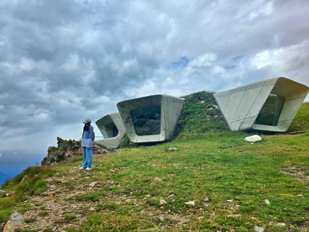 義大利多洛米蒂 梅斯納爾山峰博物館 Messner Mountain Museum Corones。氣勢磅礡的懸崖上博物館