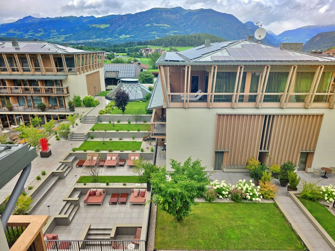 義大利多洛米蒂住宿。 位於布魯尼科的高級旅宿，Falkensteiner Hotel Kronplatz 頂峰套房。房型、設施與環境篇